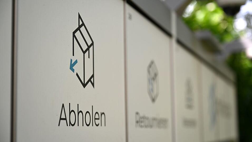 Abholen, Retournieren oder Versenden? All das ist möglich an Paketautomaten. Abholen, Retournieren oder Versenden? All das ist möglich an Paketautomaten.