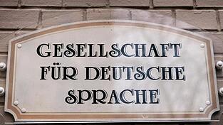 Die Gesellschaft für deutsche Sprache hat das Wort 'Respektrente' ausgewählt.