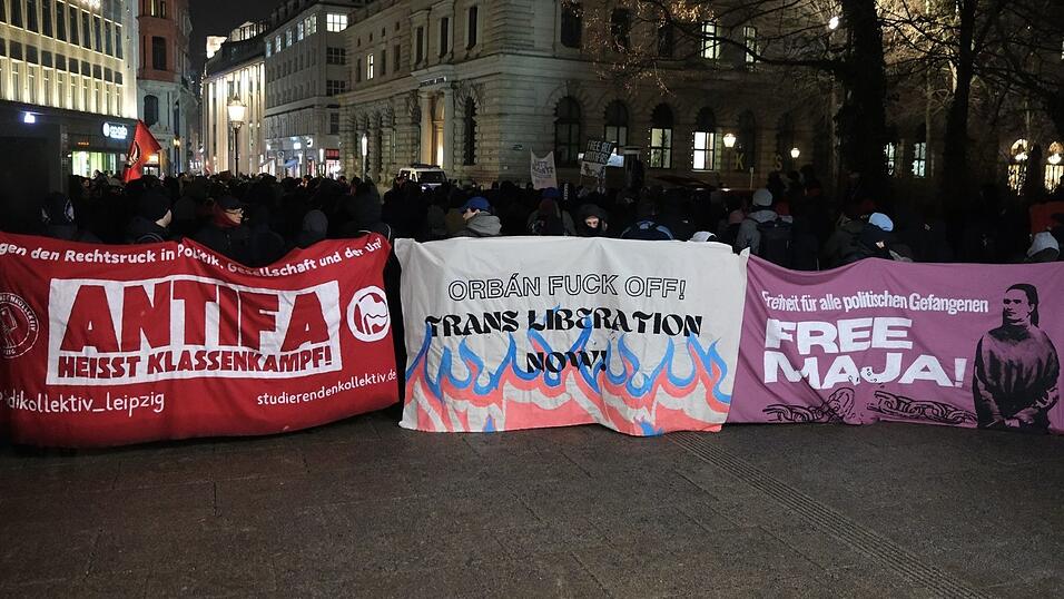 Linke Kundgebung im Stadtzentrum von Leipzig.
