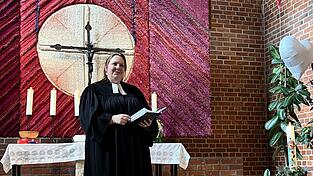 Pfarrerin Veronika Mavridis ist aktuell noch in Rottenburg. Ihre neue Dienststelle in der evangelischen Kirchengemeinde Schierling mit Langquaid tritt sie am 1. Dezember an.