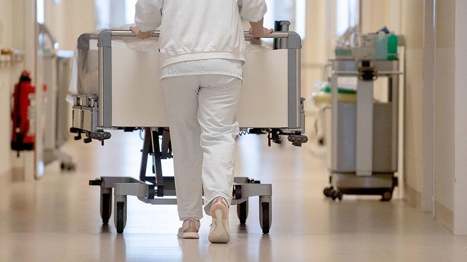 Die allermeisten ausländischen Berufsabschlüsse drehen sich um Medizinberufe, ganz vorne Pflegeberufe (Archivbild) Die allermeisten ausländischen Berufsabschlüsse drehen sich um Medizinberufe, ganz vorne Pflegeberufe (Archivbild)