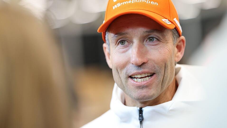 Hofft auf 2030: Cheftrainer Peter Schlickenrieder. (Archivfoto) Hofft auf 2030: Cheftrainer Peter Schlickenrieder. (Archivfoto)