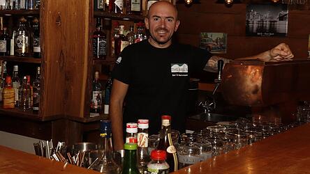 Antonio, Wirt von &bdquo;The Hills&ldquo; will bis zum 21. M&auml;rz weitermachen, dann schlie&szlig;t das Lokal.