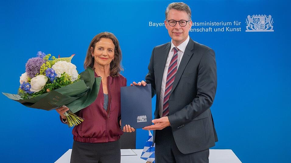Amélie Niermeyer (l) wird ab Oktober die Bayerische Theaterakademie August Everding in München leiten. (Handout) Amélie Niermeyer (l) wird ab Oktober die Bayerische Theaterakademie August Everding in München leiten. (Handout)