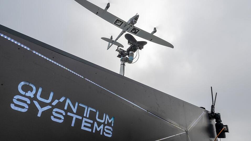Der Drohnenhersteller Quantum Systems will mit frischem Investorenmillionen Produktion und Entwicklung ausbauen. (Archiv) Der Drohnenhersteller Quantum Systems will mit frischem Investorenmillionen Produktion und Entwicklung ausbauen. (Archiv)