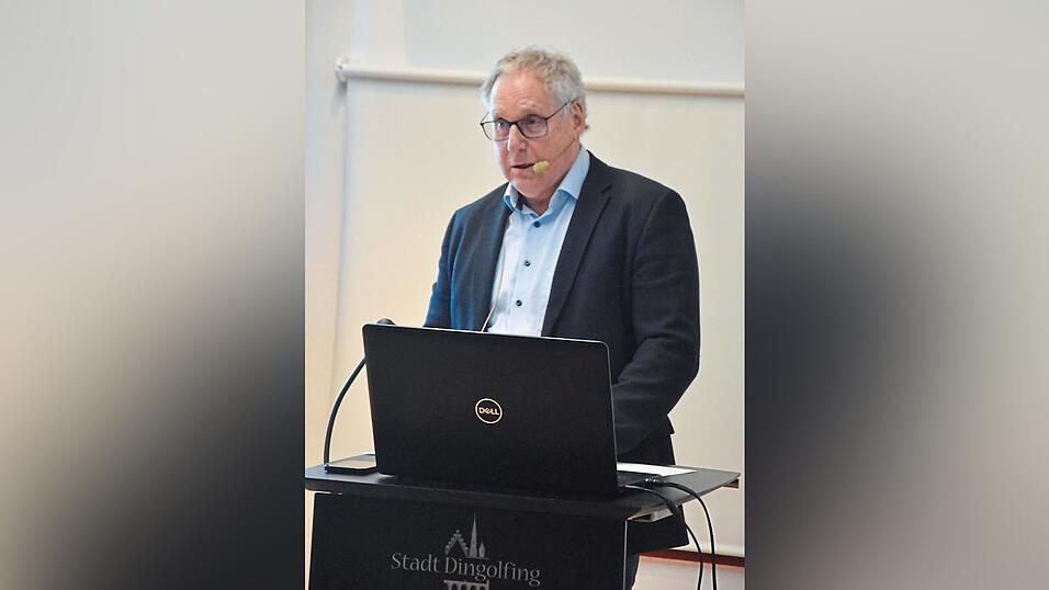 Hans Schmid entf&uuml;hrte von der Altsteinzeit bis ins Mittelalter.