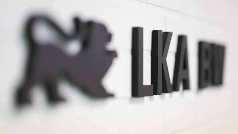 Das Landeskriminalamt Baden-W&uuml;rttemberg hat mit Unterst&uuml;tzung der &ouml;rtlichen Beh&ouml;rden Wohnungen und Gesch&auml;ftsr&auml;ume durchsucht. (Archivbild)