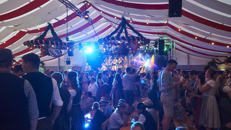 Die Partybilder vom Freitag, 16. August, aus dem Festzelt Lechner. Die Partybilder vom Freitag, 16. August, aus dem Festzelt Lechner.