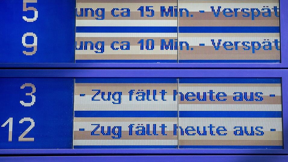 Zwischen Düsseldorf und Duisburg macht ein defektes Stellwerk Probleme. (Symbolbild)