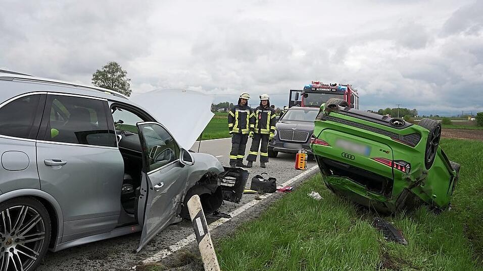 Verkehrsunfall bei Langenamming mit zwei Verletzten. Verkehrsunfall bei Langenamming mit zwei Verletzten.
