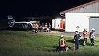 Nach dem Unfall am Mittwochabend in Vilsbiburg ist ein Polizeihubschrauber eingesetzt worden, um den Schwerverletzten ins Krankenhaus zu bringen. Nach dem Unfall am Mittwochabend in Vilsbiburg ist ein Polizeihubschrauber eingesetzt worden, um den Schwerverletzten ins Krankenhaus zu bringen.