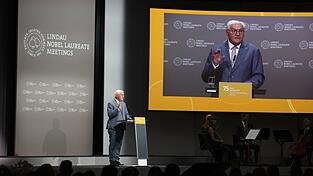 Seit 75 Jahren wird Lindau am Bodensee w&auml;hrend der Nobelpreistr&auml;gertagung zum Treffpunkt herausragender Wissenschaftler aus der ganzen Welt. Frank-Walter Steinmeier spricht zur Er&ouml;ffnung.