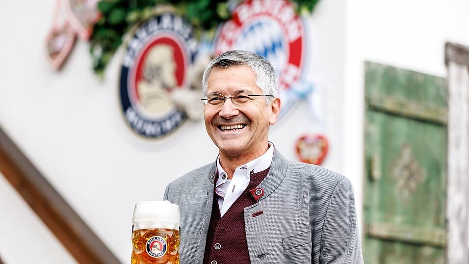 Bayerns Präsident Herbert Hainer hat nach so einem Saisonstart seiner Fußballer gut lachen.