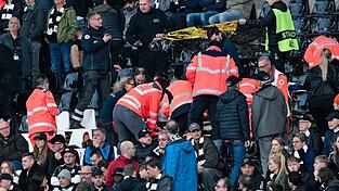 Nach dem medizinischen Notfall beim Spiel zwischen Eintracht Frankfurt und dem 1. FC Köln ist der betroffene Zuschauer gestorben. Nach dem medizinischen Notfall beim Spiel zwischen Eintracht Frankfurt und dem 1. FC Köln ist der betroffene Zuschauer gestorben.
