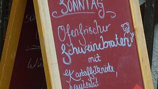 Schweinsbraten im Biergarten - was will man mehr?!