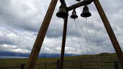 Imke Hansen und Andreas Goldbrunner reisen um die Welt. Auf Olkhon, einem kleinen Inselchen im Baikalsee. 'Mein Gott, was sind wir entspannt.' Imke Hansen und Andreas Goldbrunner reisen um die Welt. Auf Olkhon, einem kleinen Inselchen im Baikalsee. 'Mein Gott, was sind wir entspannt.'