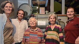 Ohne sie hätte es keine Kurzfilmnacht gegeben: (von links) Dorothea Band, Rudolf Hattenkofer, Daniela Eiden, Regina Nerb und Verena Dollinger. Ohne sie hätte es keine Kurzfilmnacht gegeben: (von links) Dorothea Band, Rudolf Hattenkofer, Daniela Eiden, Regina Nerb und Verena Dollinger.