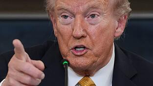 US-Präsident Trump hat die Handelsgespräche mit Kanada für beendet erklärt.