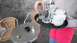 Nach Berechnungen des Bundesinstituts f&uuml;r Bev&ouml;lkerungsforschung (BiB) lag die Wochenarbeitszeit pro Kopf 2025 im Schnitt um 0,3 Stunden unter dem Rekordniveau von 2023.