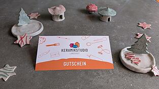 Im Keramik-Studio kann man Schmuck selbst herstellen.