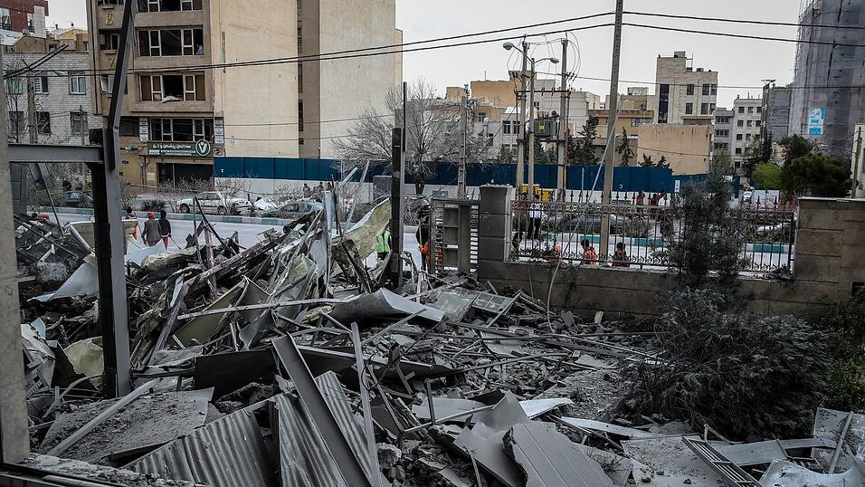 Man werde den Iran zur&uuml;ck in die Steinzeit versetzen, sagte Trump in einer Rede an die Nation.