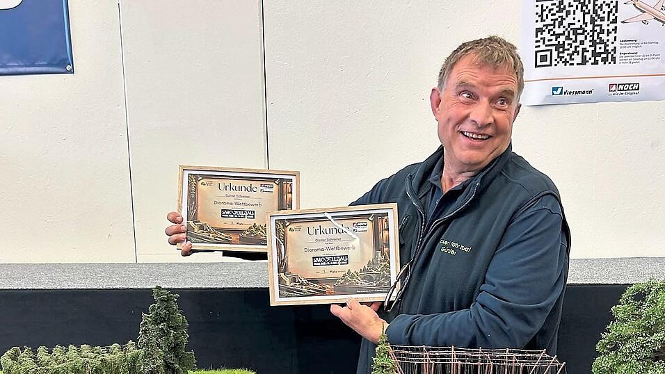 Der Mainburger Günter Schreiner hat auf der Modellbaumesse im österreichischen Ried zwei Publikumspreise gewonnen. Der Mainburger Günter Schreiner hat auf der Modellbaumesse im österreichischen Ried zwei Publikumspreise gewonnen.
