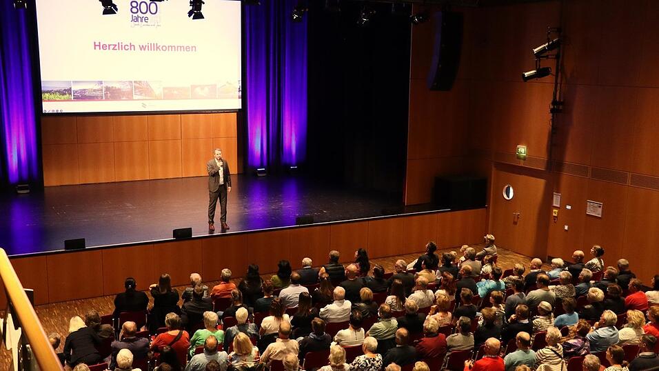 Bei der Filmvorführung am Sonntag war die Stadthalle gut gefüllt. Wer keine Zeit hatte, bekommt demnächst eine neue Gelegenheit. Bei der Filmvorführung am Sonntag war die Stadthalle gut gefüllt. Wer keine Zeit hatte, bekommt demnächst eine neue Gelegenheit.