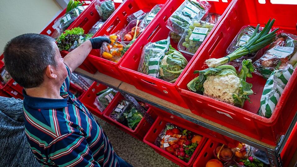 Vielen Tafeln fehlen immer noch dringend Helferinnen und Helfer. (Archivbild) Vielen Tafeln fehlen immer noch dringend Helferinnen und Helfer. (Archivbild)
