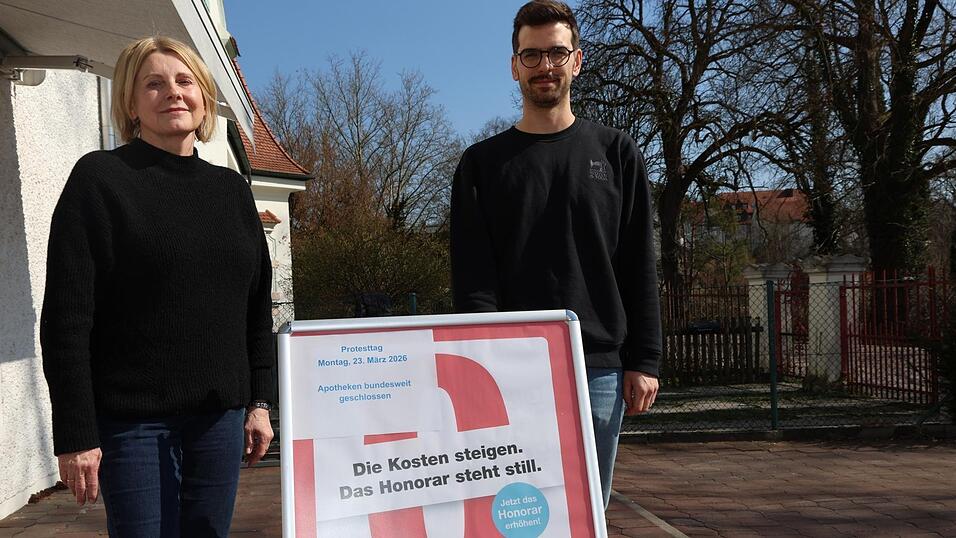 Beteiligen sich am Protesttag: die Moosburger Apothekeninhaber Hildegard Lienhard und Daniel Schwinning.
