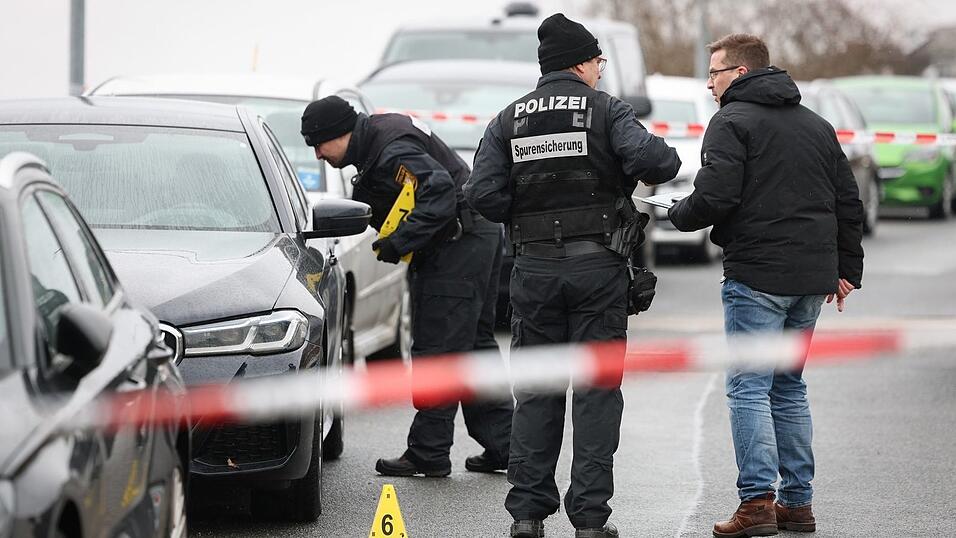 Nach der Tat flüchteten der 26-Jährige mit einem Komplizen über Frankreich nach Großbritannien. Dort nahm ihn die Polizei fest. (Archivbild) Nach der Tat flüchteten der 26-Jährige mit einem Komplizen über Frankreich nach Großbritannien. Dort nahm ihn die Polizei fest. (Archivbild)