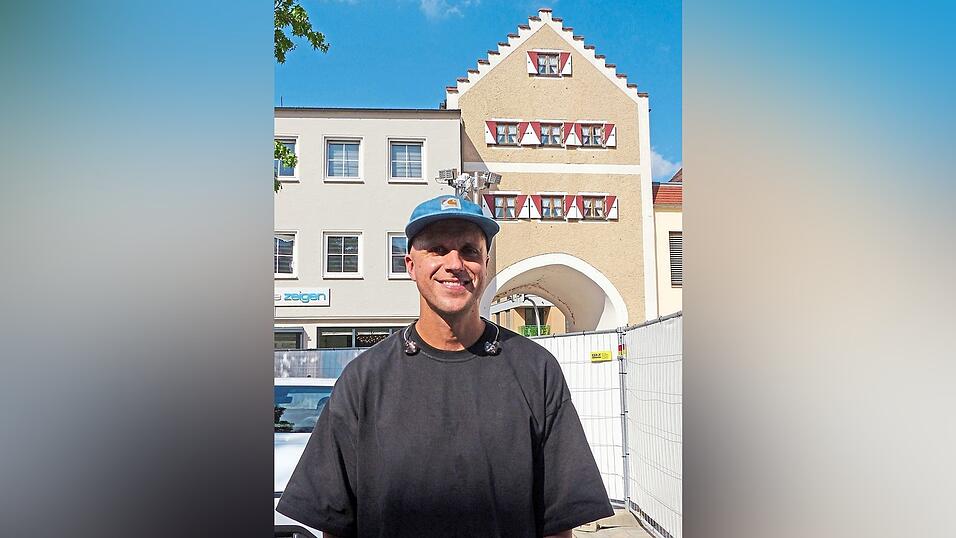 Jonathan Ivo Gilles Vandenbroeck - besser bekannt als Milow. Jonathan Ivo Gilles Vandenbroeck - besser bekannt als Milow.