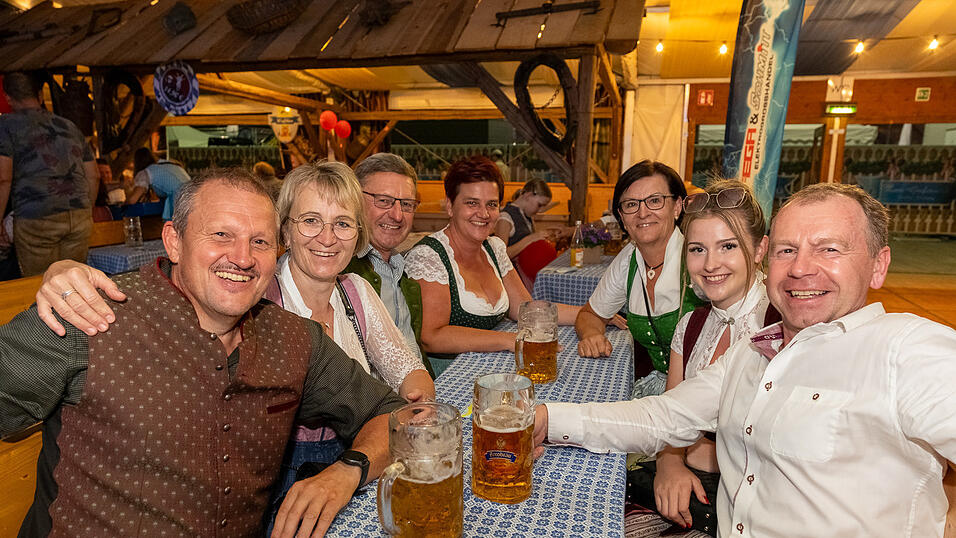 Die Partybilder vom Sonntag, 13. August 2023, aus dem Festzelt Reisinger. Die Partybilder vom Sonntag, 13. August 2023, aus dem Festzelt Reisinger.