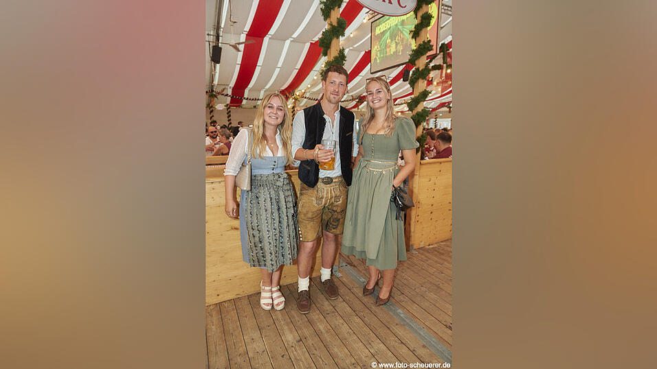 Die Partybilder vom Montag, 10. August, aus dem Festzelt Lechner. Die Partybilder vom Montag, 10. August, aus dem Festzelt Lechner.