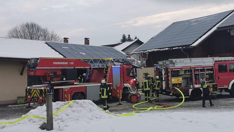Der Brand in einer Werkstatt im Rimbacher Ortsteil Schafhof war schnell gel&ouml;scht.