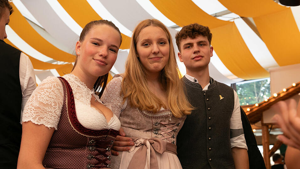 Das sind die Partybilder vom Dienstag, 12. August, aus dem Festzelt Nothaft. Das sind die Partybilder vom Dienstag, 12. August, aus dem Festzelt Nothaft.