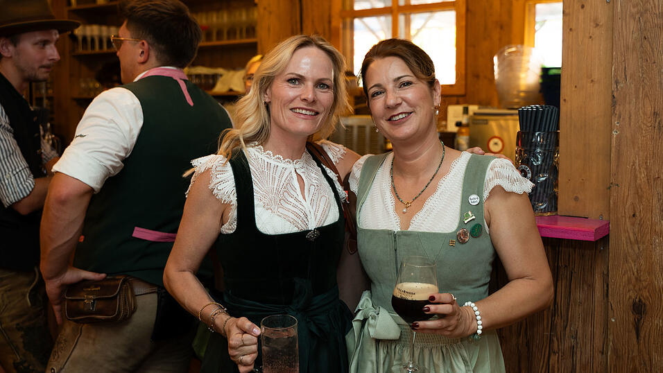 Die Partybilder vom Mittwoch, 12. August, aus dem Festzelt Weckmann. Die Partybilder vom Mittwoch, 12. August, aus dem Festzelt Weckmann.