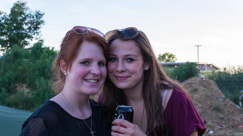 Ein Streifzug durch das Campinggelände: Trotz heißer Temperaturen sind die Festivalbesucher bestens gelaunt. (Foto: Susanne Raith) Ein Streifzug durch das Campinggelände: Trotz heißer Temperaturen sind die Festivalbesucher bestens gelaunt. (Foto: Susanne Raith)