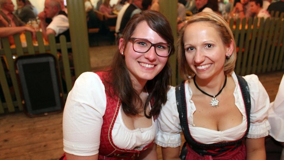 Die Fr&uuml;hjahrsdult 2017 in Landshut neigt sich dem Ende entgegen. Grund genug, noch einmal richtig in den Bierzelten zu feiern - abgerundet vom traditionellen Feuerwerk.