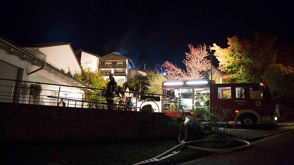 Bei einem Brand in Moosthenning im Landkreis Dingolfing-Landau wurde eine 91-J&auml;hrige lebensgef&auml;hrlich verletzt.