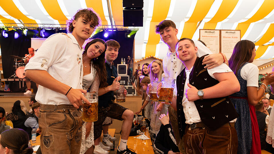 Die Partybilder vom Montag, 19. August, aus dem Festzelt Nothaft. Die Partybilder vom Montag, 19. August, aus dem Festzelt Nothaft.