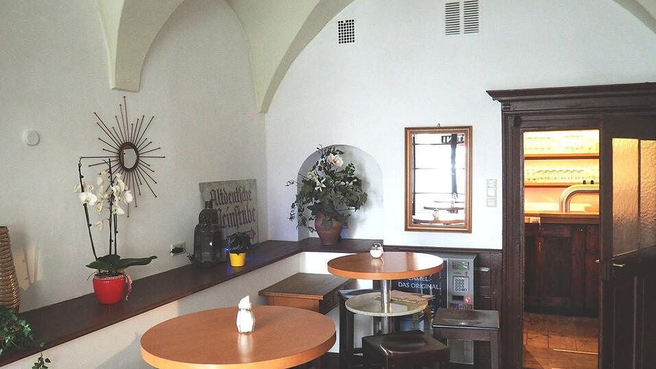 Der Eingangsbereich, im Hintergrund die Bar.
