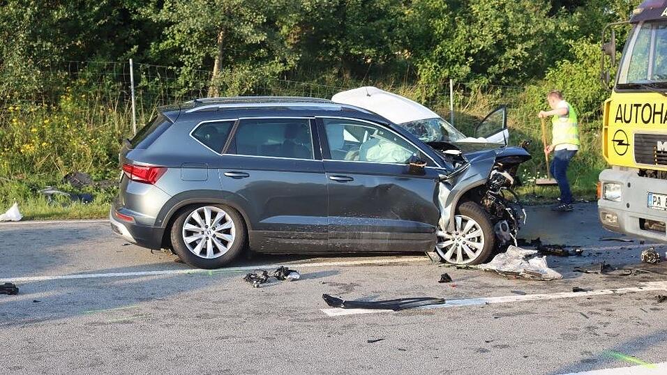 T&ouml;dlicher Verkehrsunfall am Freitag auf der Bundesstra&szlig;e B85 bei Ruderting im Landkreis Passau.