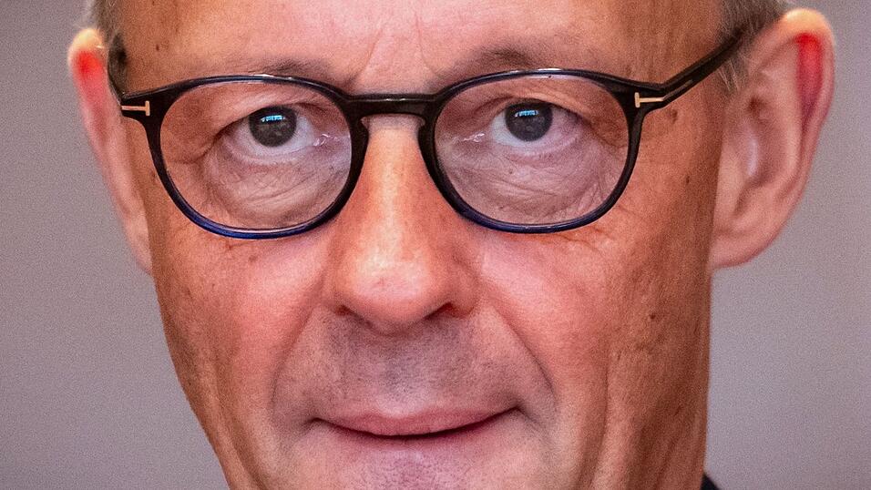 Die politische Zukunft von Kanzler Friedrich Merz bleibt ungewiss. Die politische Zukunft von Kanzler Friedrich Merz bleibt ungewiss.
