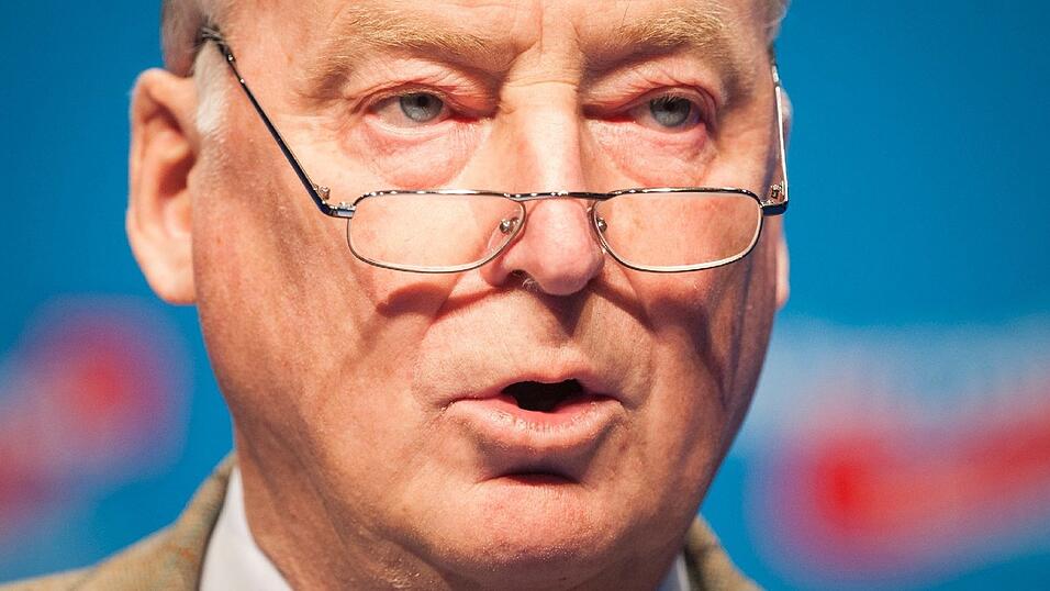 Der stellvertretende AfD-Vorsitzende Alexander Gauland hat mit fremdenfeindlichen &Auml;u&szlig;erungen den Fu&szlig;ball-Nationalspieler J&eacute;r&ocirc;me Boateng beleidigt.
