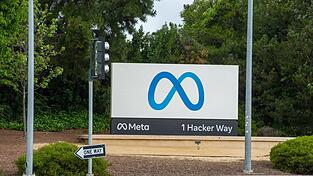 Gegen Meta gibt es eine ganze Reihe von Klagen, nun fiel ein erstes Urteil dazu. (Archivbild)