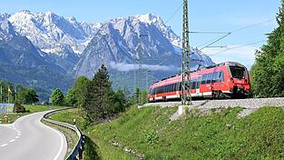 Die Bahn belohnt auch dieses Jahr Einserschüler mit einer Freifahrt. (Symbolbild) Die Bahn belohnt auch dieses Jahr Einserschüler mit einer Freifahrt. (Symbolbild)