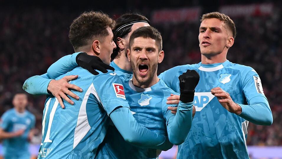 Andrej Kramaric (M) jubelt &uuml;ber das 1:1, das als Hoffenheimer Torausbeute zu wenig war.