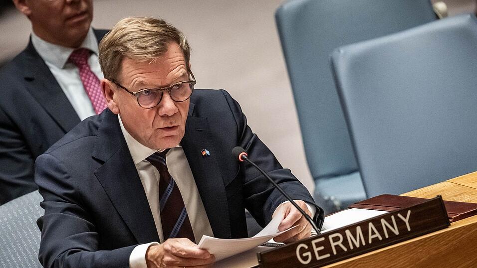 Au&szlig;enminister Johann Wadephul (CDU) wird Russland in einer Sitzung des UN-Sicherheitsrates eine Eskalation der hybriden Angriffe in Europa vor.