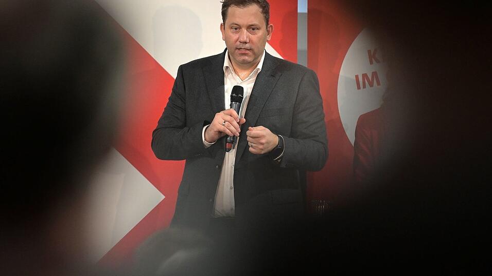 Vizekanzler Klingbeil macht sich für die kriselnde Stahlbranche stark (Archivbild)