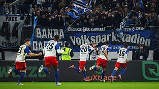 Fabio Vieira (Rückennummer 20) traf in der Nachspielzeit zum umjubelten Siegtreffer. Fabio Vieira (Rückennummer 20) traf in der Nachspielzeit zum umjubelten Siegtreffer.